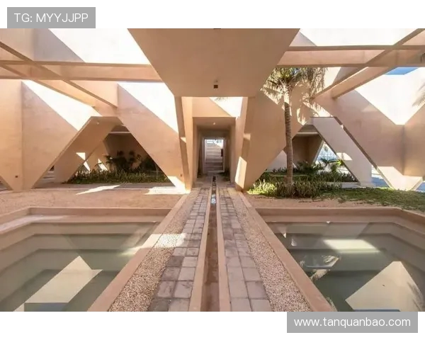 墨西哥侘寂美学度假别墅:光与空气的交响诗 Romero de la Mora